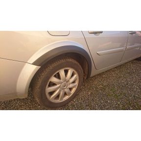 Plastové lemy blatníkov pre Renault Megane II kombi (2002-2009), 5-dverová verzia